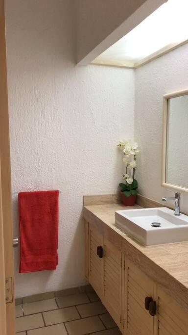 Hermoso Apartamento En Manzanillo Con Alberca Y Cancha De Tenis, Ideal Para Relajarse Y Disfrutar De Una Escapada Tranquila En El Paraiso Tropical المظهر الخارجي الصورة