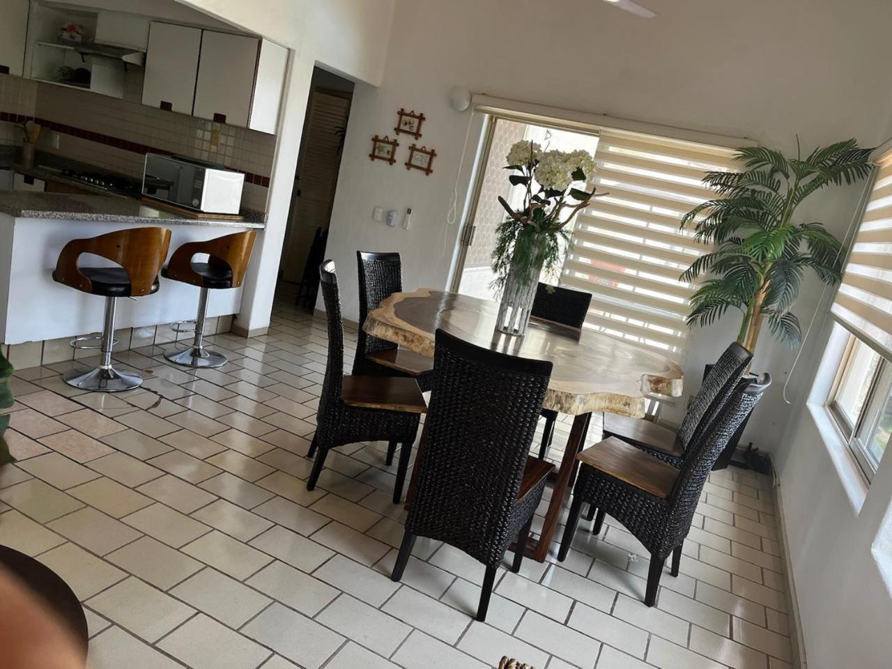 Hermoso Apartamento En Manzanillo Con Alberca Y Cancha De Tenis, Ideal Para Relajarse Y Disfrutar De Una Escapada Tranquila En El Paraiso Tropical المظهر الخارجي الصورة